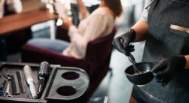 wyposażenie salonu fryzjerskiego lista mebli i dodatków